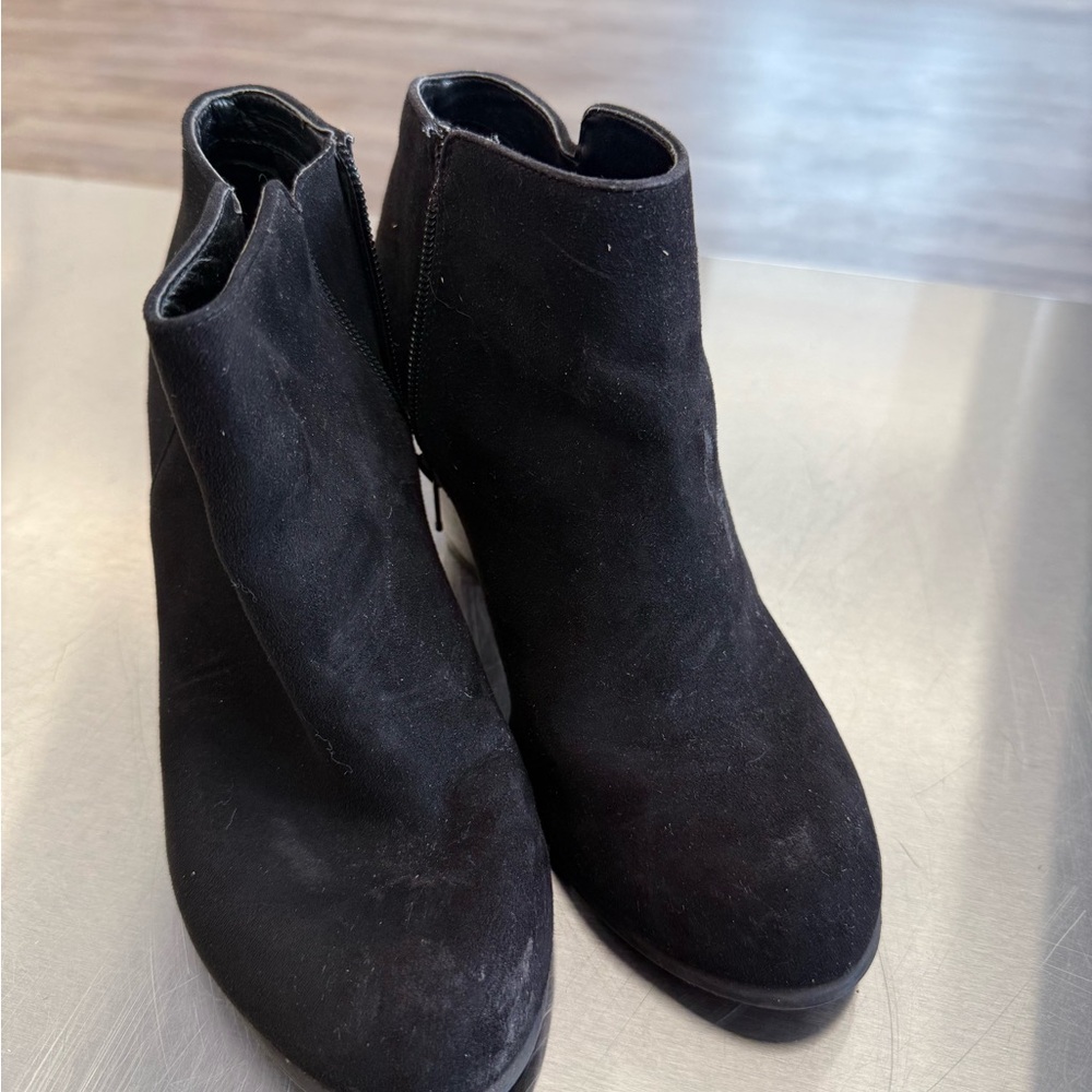 Old Navy Classic Black Ankle Booties